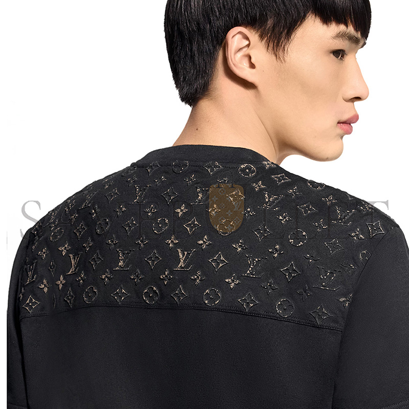 LOUIS VUITTON SHORT-SLEEVED REFLECTIVE SIGNATURE T-SHIRT 1AKORX